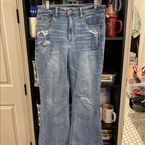 American Eagle light wash jeans